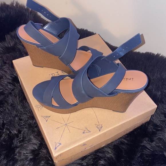 Indigo Rd Blue womens sandals - Picture 2 of 3